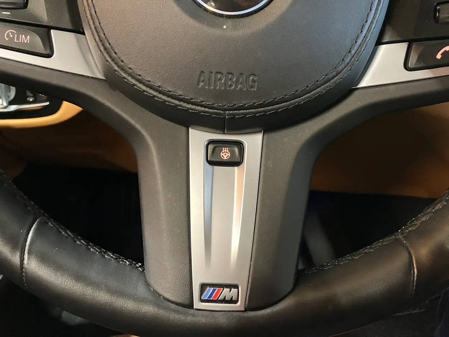Car Image - 6zjOYggbvM9JO1jflRU1oH