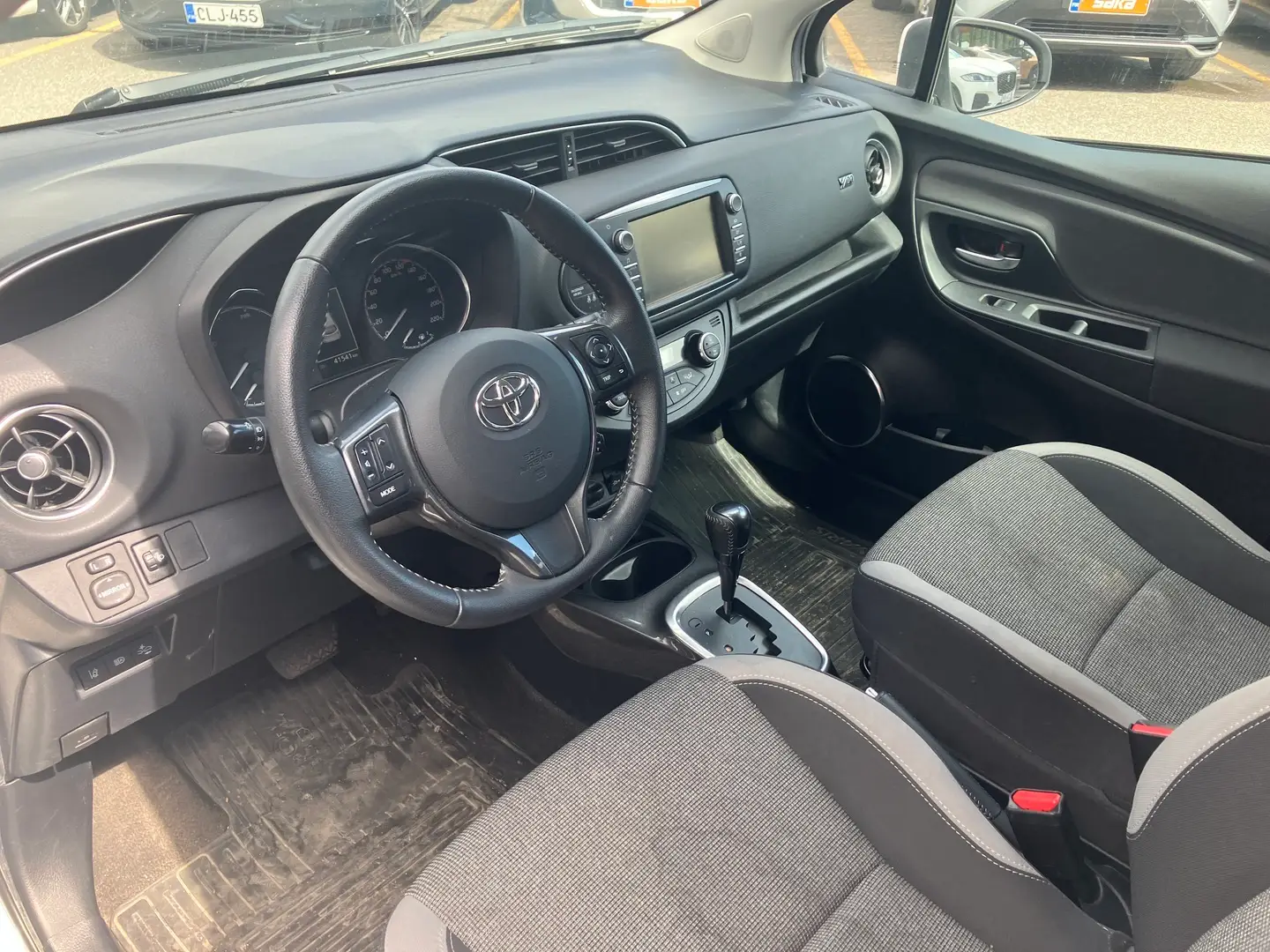 Car Image - 35vRcPBeiq9Do9cF4ZFpRd
