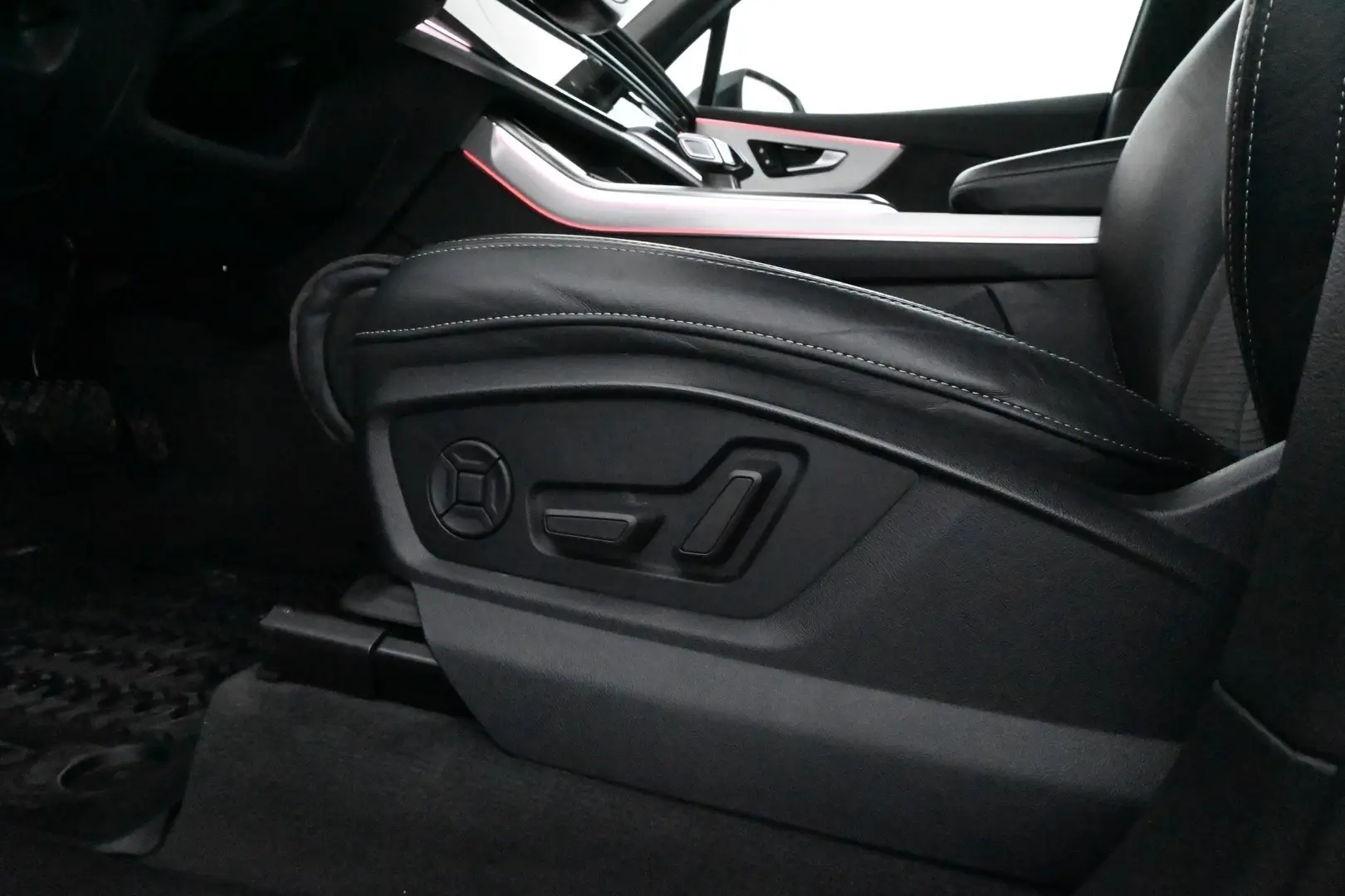 Car Image - 5NtqHOEUfpiUMa9xpOzx5c