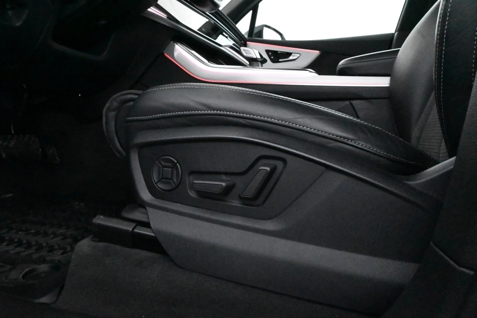 Car Image - 5NtqHOEUfpiUMa9xpOzx5c
