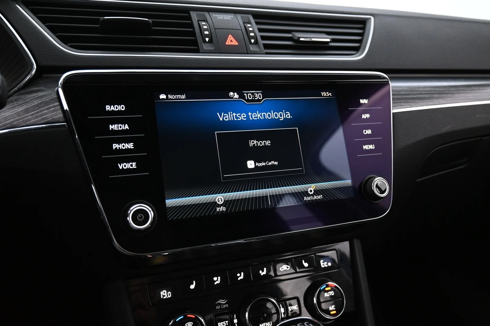 Car Image - 6xxFfqOQ82af66d18jjiUf