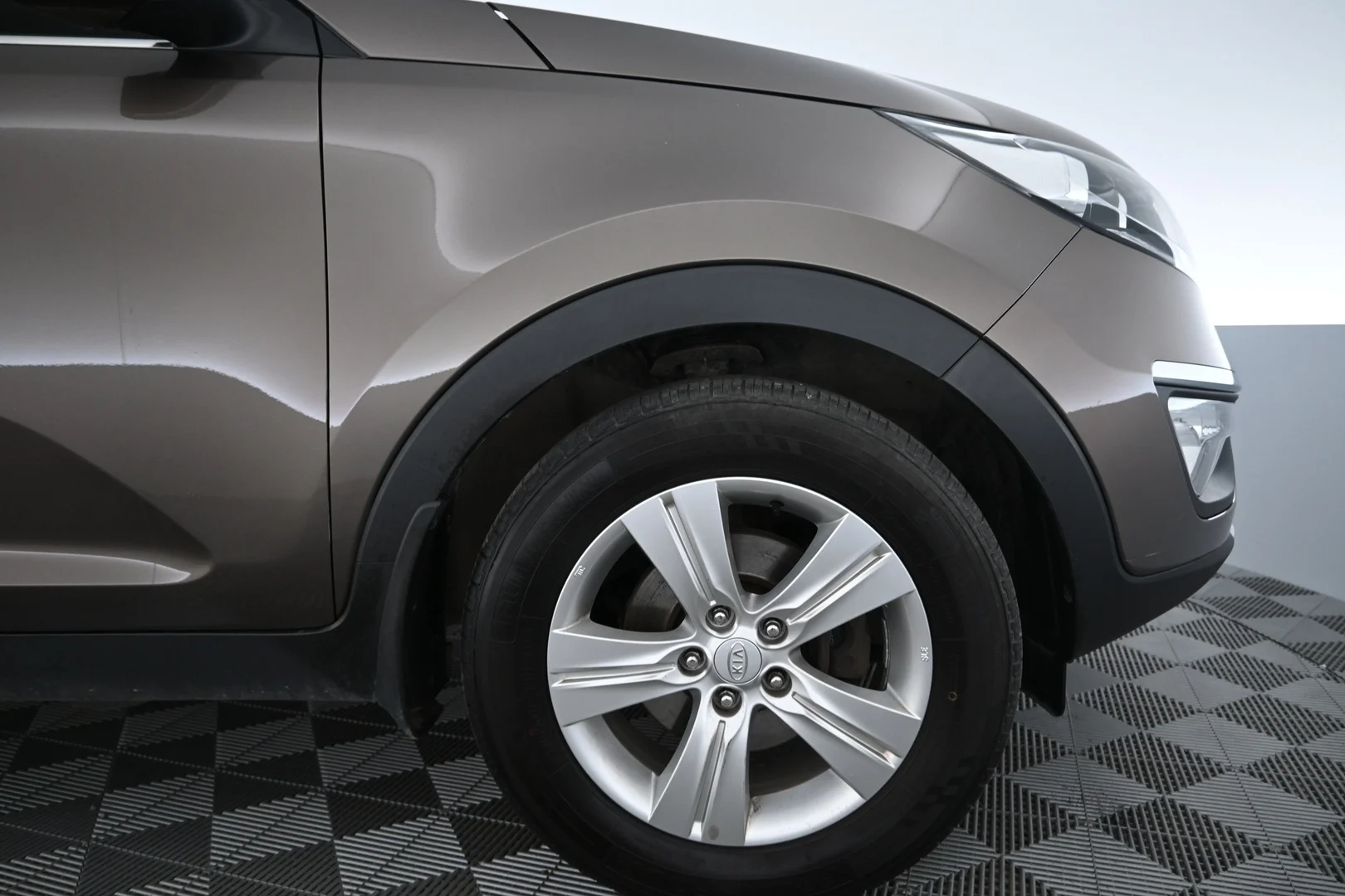 Car Image - 2XeRmwKRrz9RZzKtMCx3iV