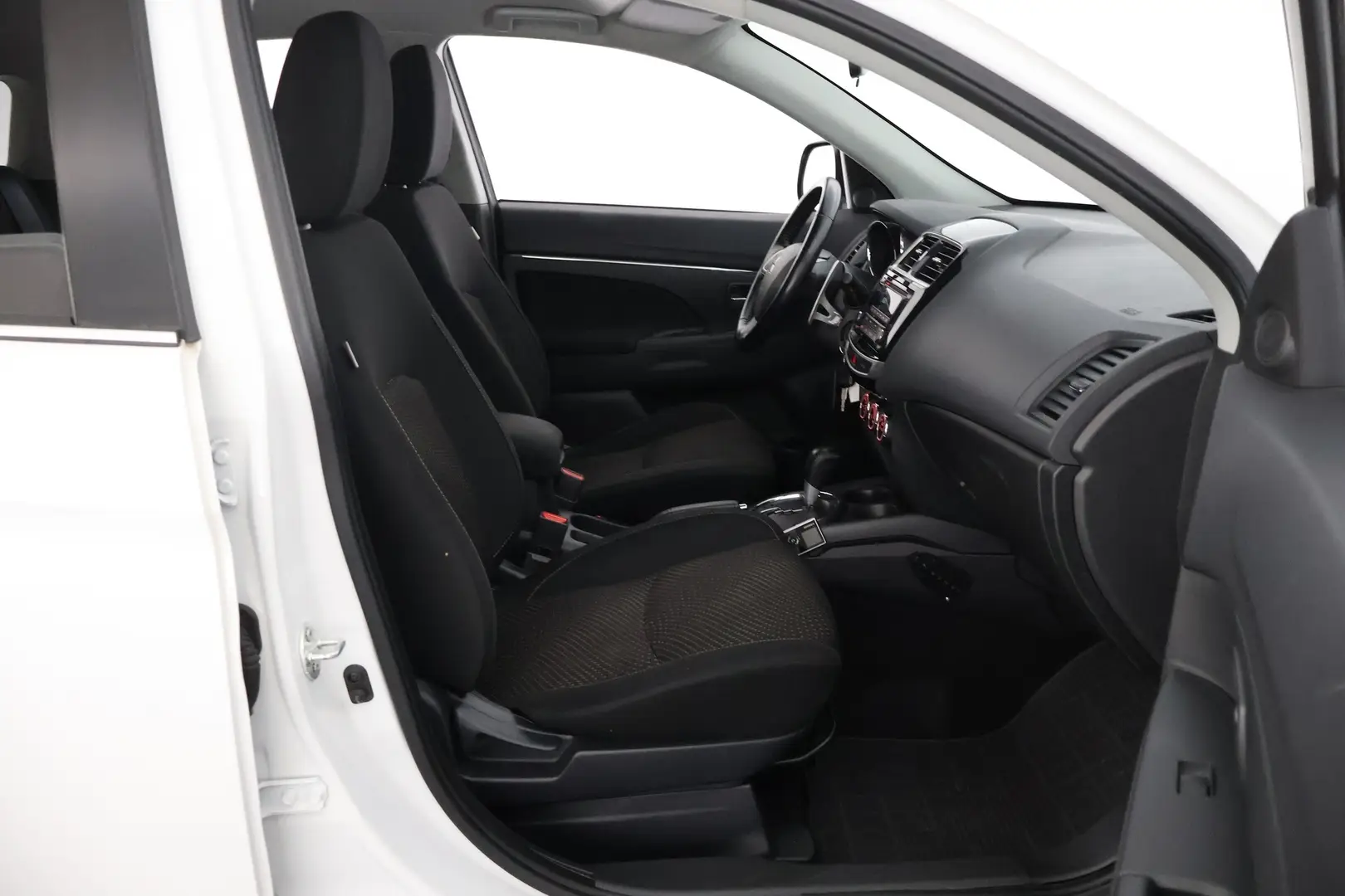 Car Image - 7IgLRWKhIoAHe75xqXLhVr