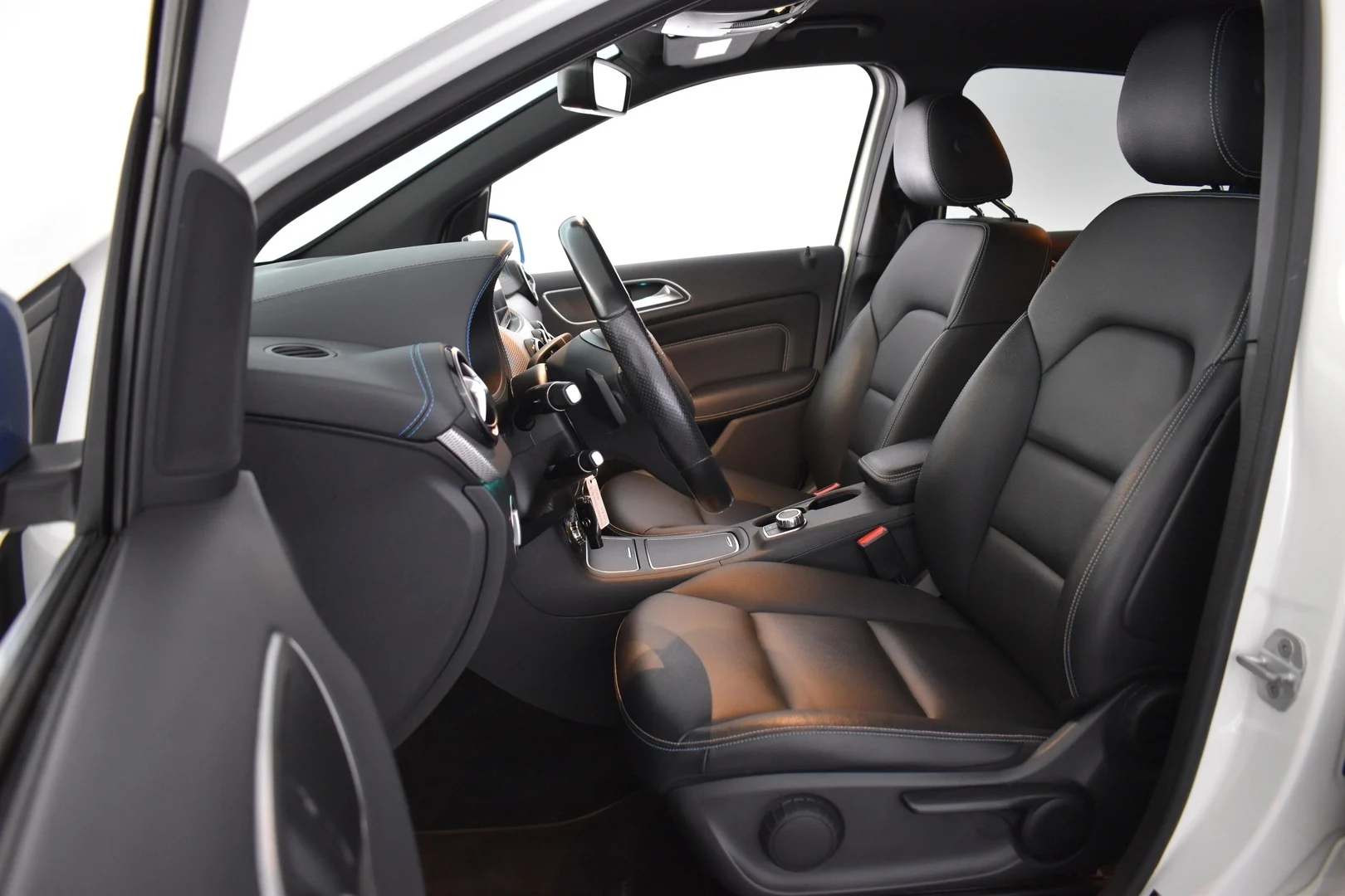 Car Image - BgVg1fZZVvSZD8fuavy1p