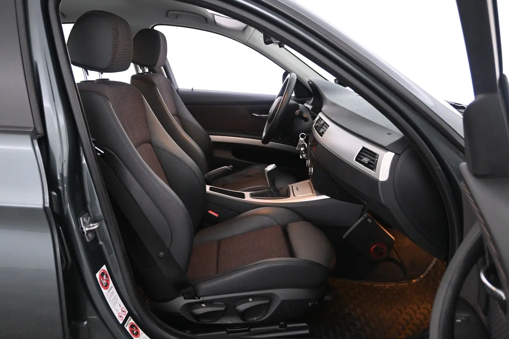Car Image - 14RqUd3JJGyKiU7n9ujXxF