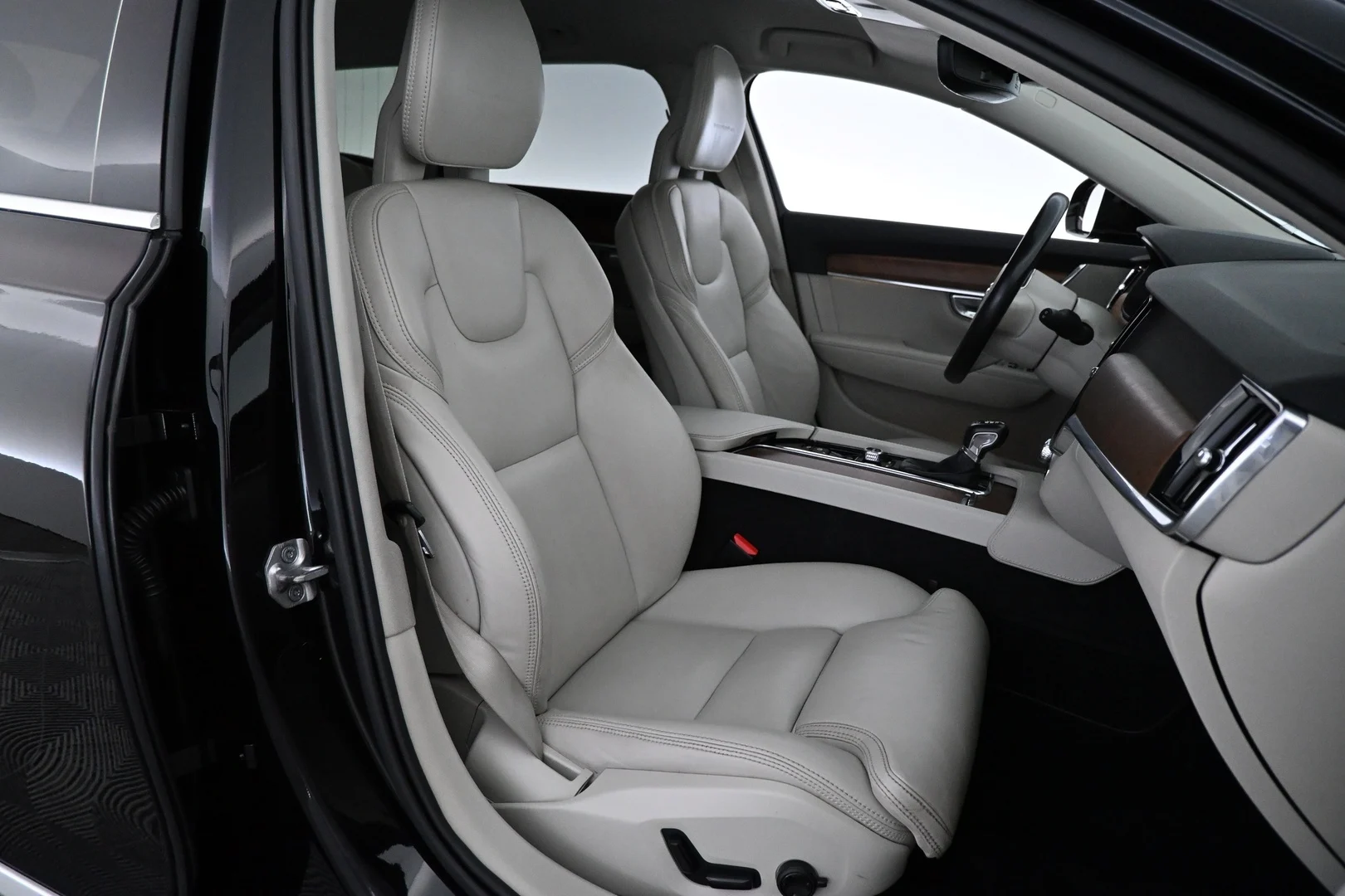Car Image - 1tcF4wBW55rNBAkDCnZBtl