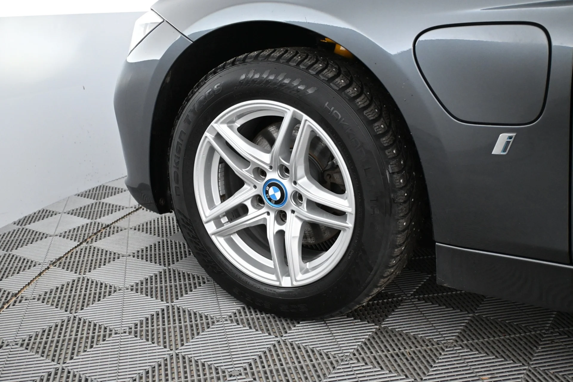 Car Image - 15JcEBgWUlgB0Wd8dvw92F