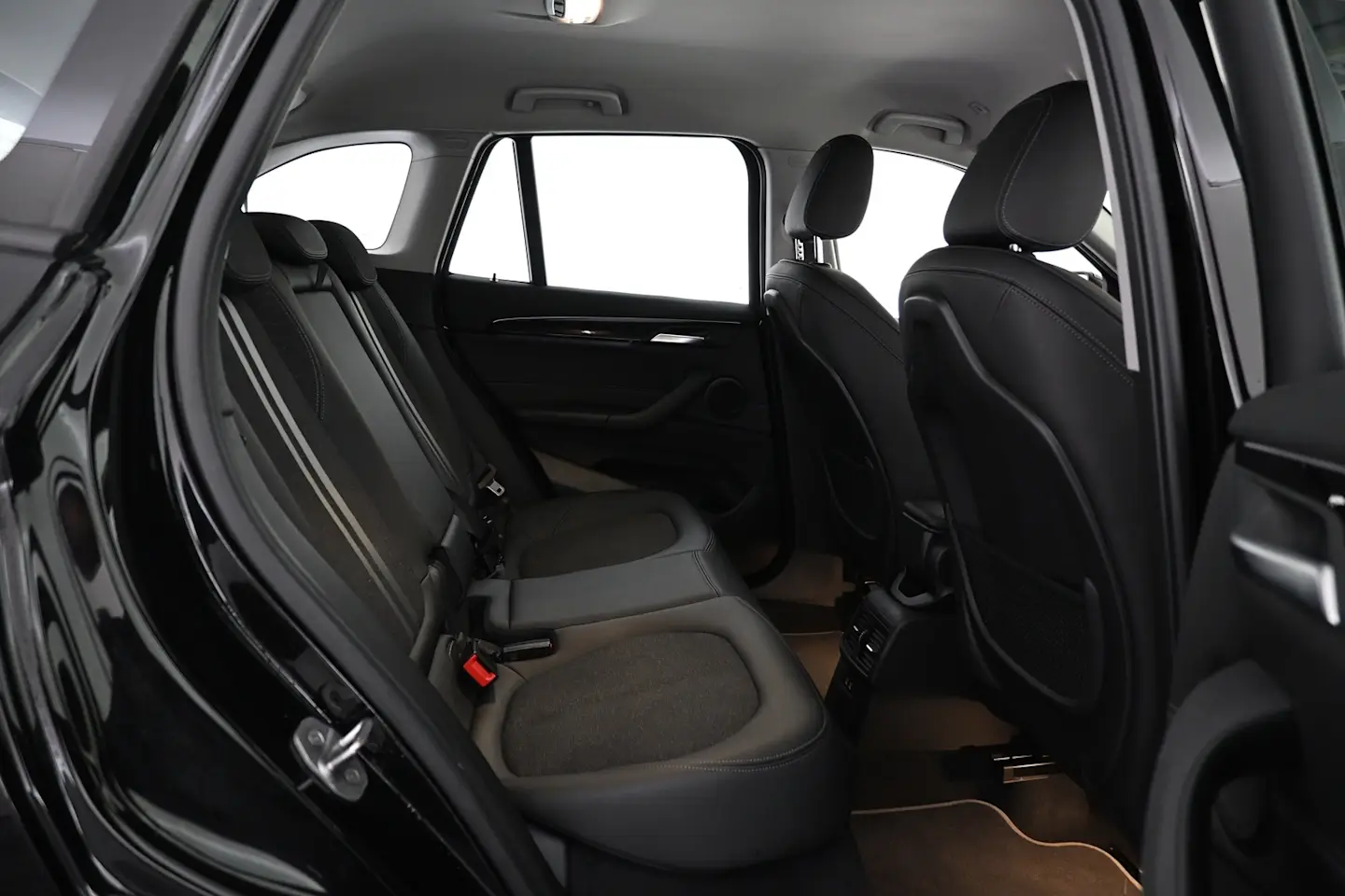 Car Image - 1lYRKj0qZHEyfx8tfGEqtd