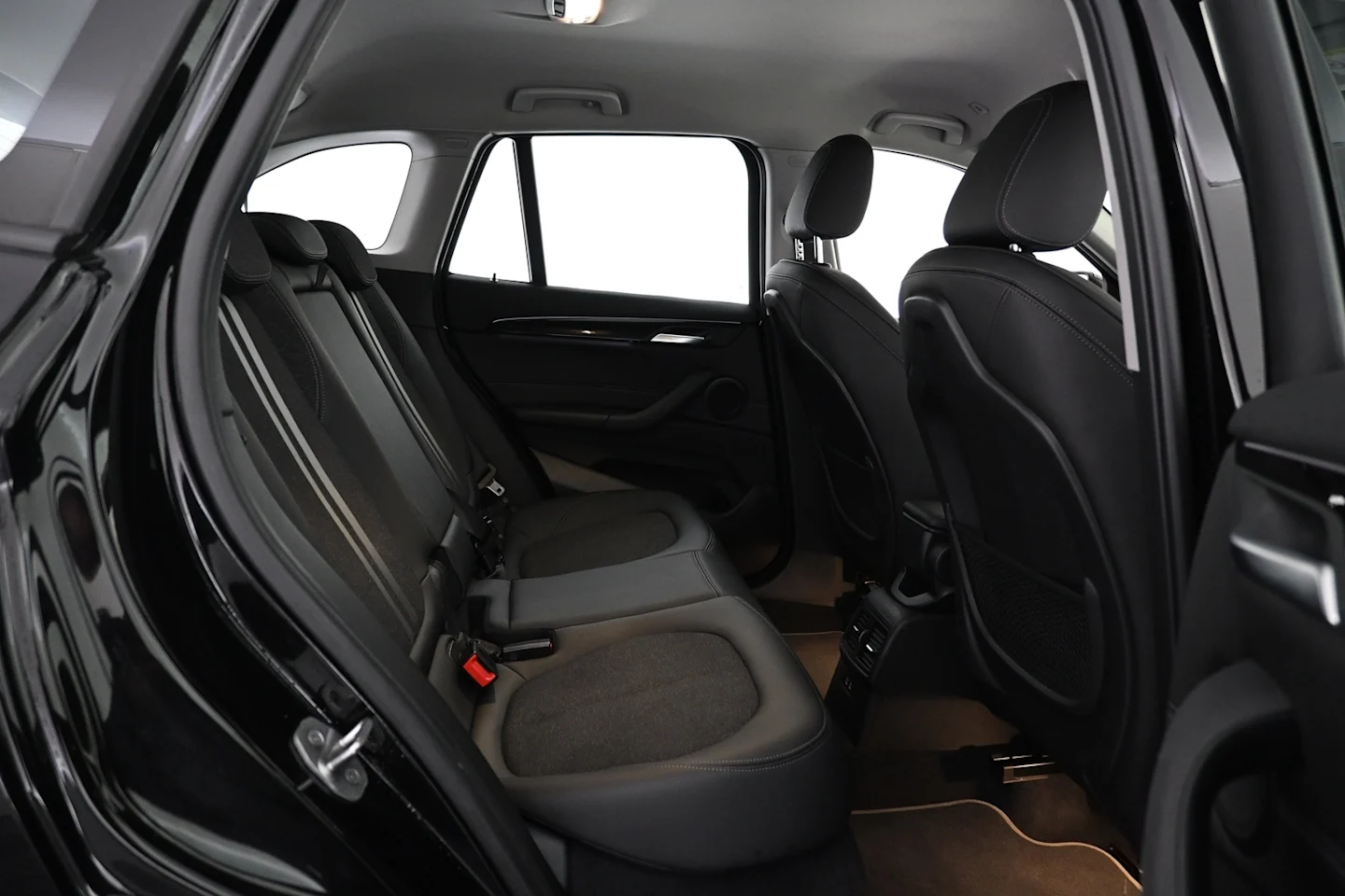 Car Image - 1lYRKj0qZHEyfx8tfGEqtd