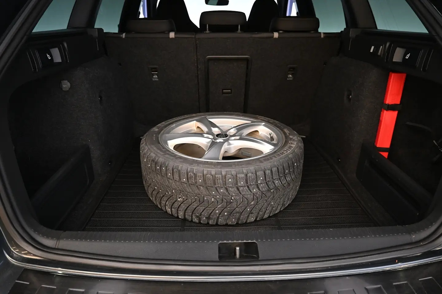 Car Image - 2Vcn7TZ0TAllvBqqhYgZ32