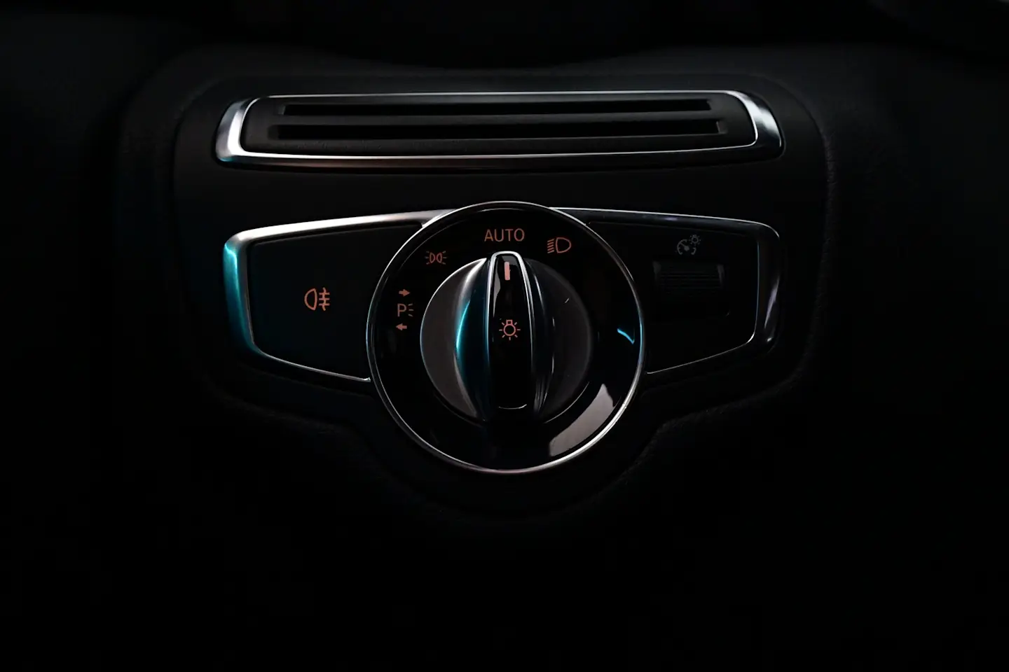 Car Image - 6n6mwhUn9Nc0nxek0Gphkm