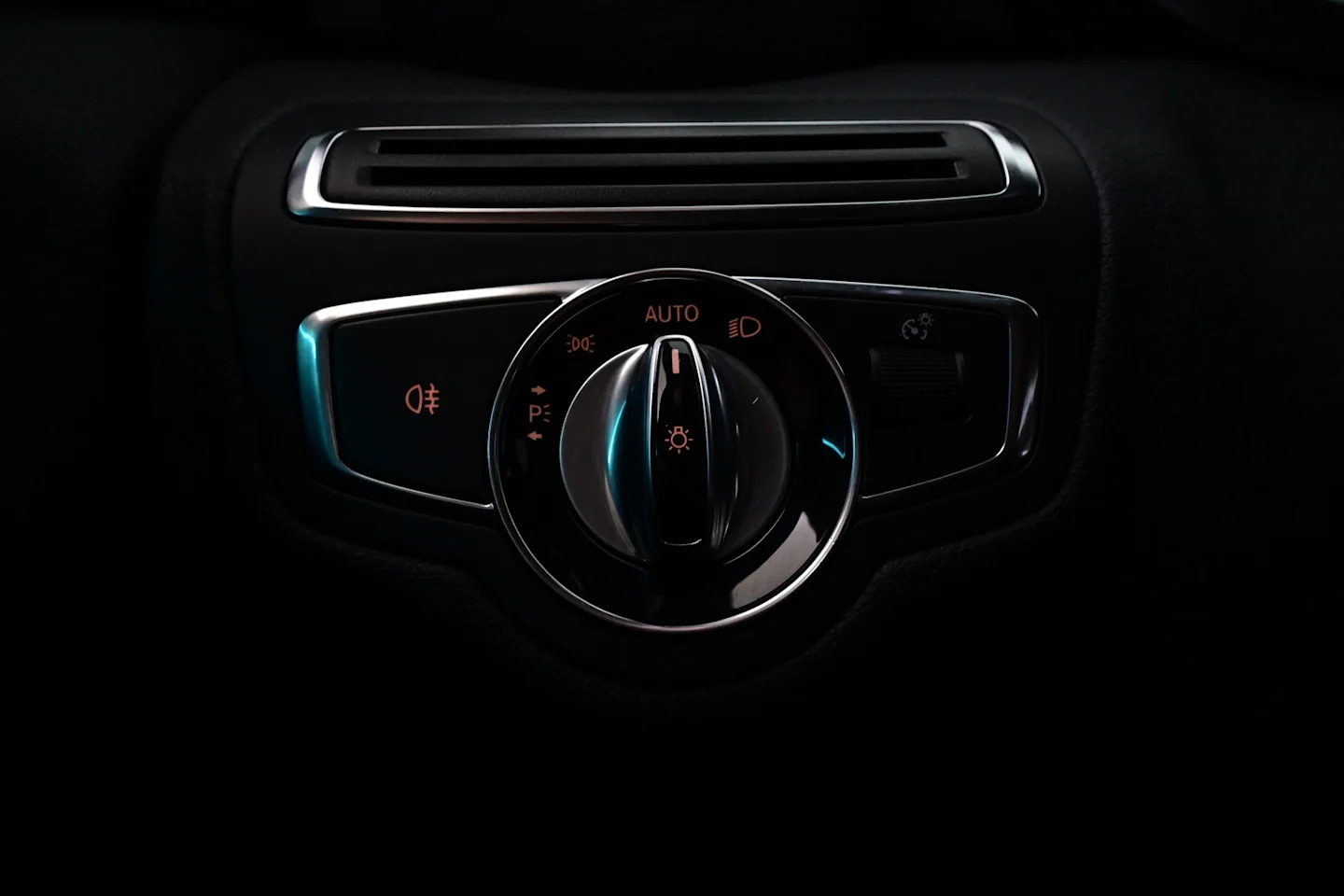 Car Image - 6n6mwhUn9Nc0nxek0Gphkm