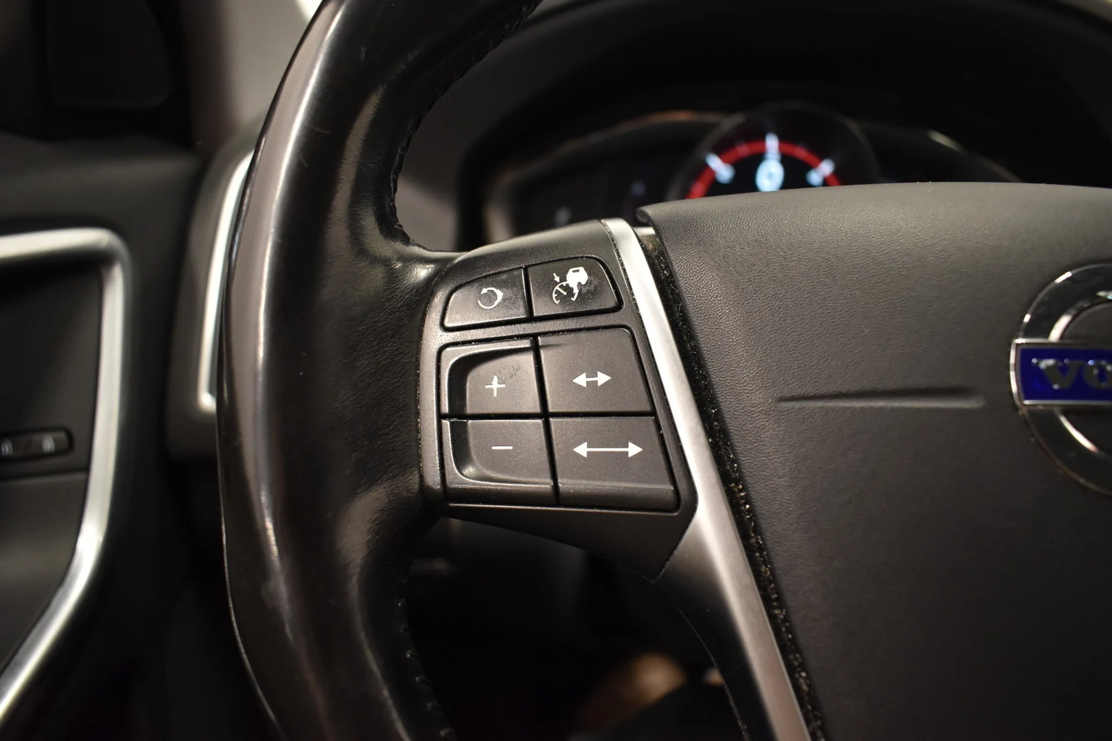 Car Image - 4bYq9UoQ8lRd1jHMyWqcpL