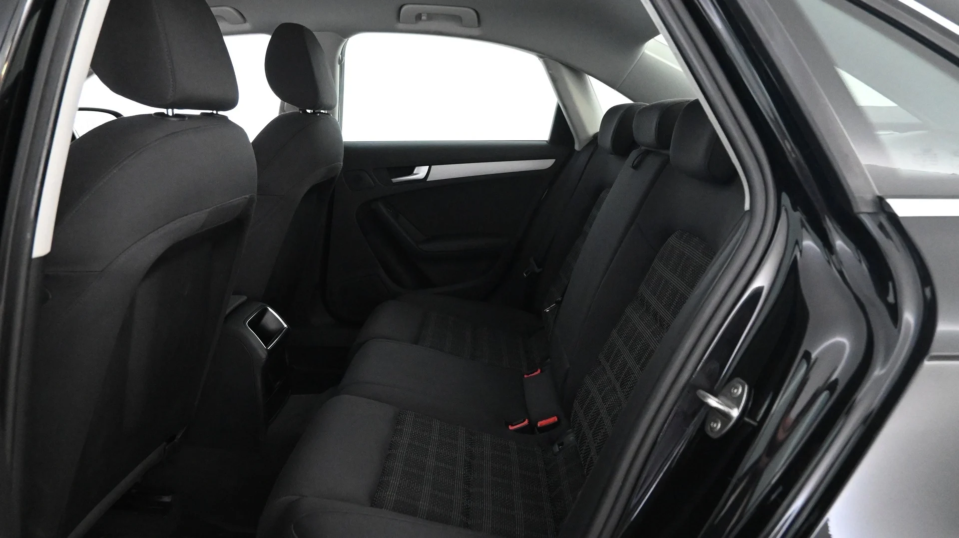Car Image - w6GUXw7a9VE3DmsZEdXkS