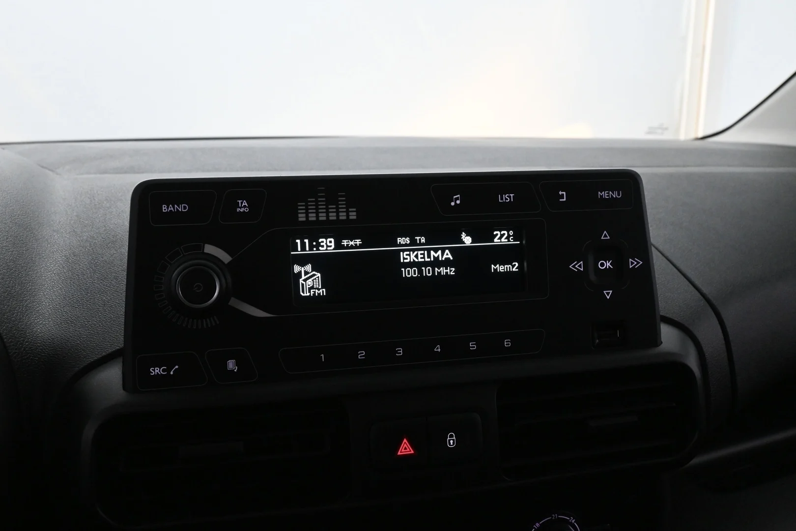 Car Image - zl5Cxtgs1cF4gSU2IgR6r