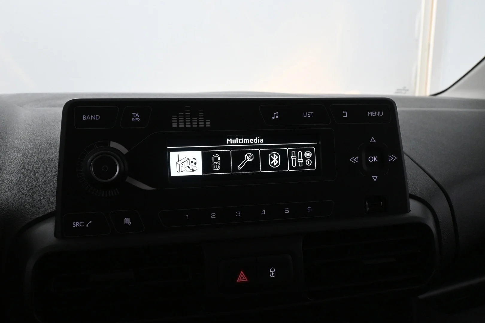 Car Image - zl5Cxtgs1cF4gSU2IgR6r