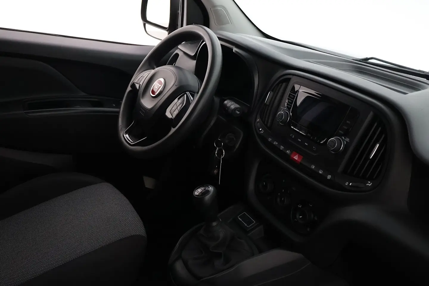 Car Image - 5PJVLxg6FoVoGIE7uzC5Sn