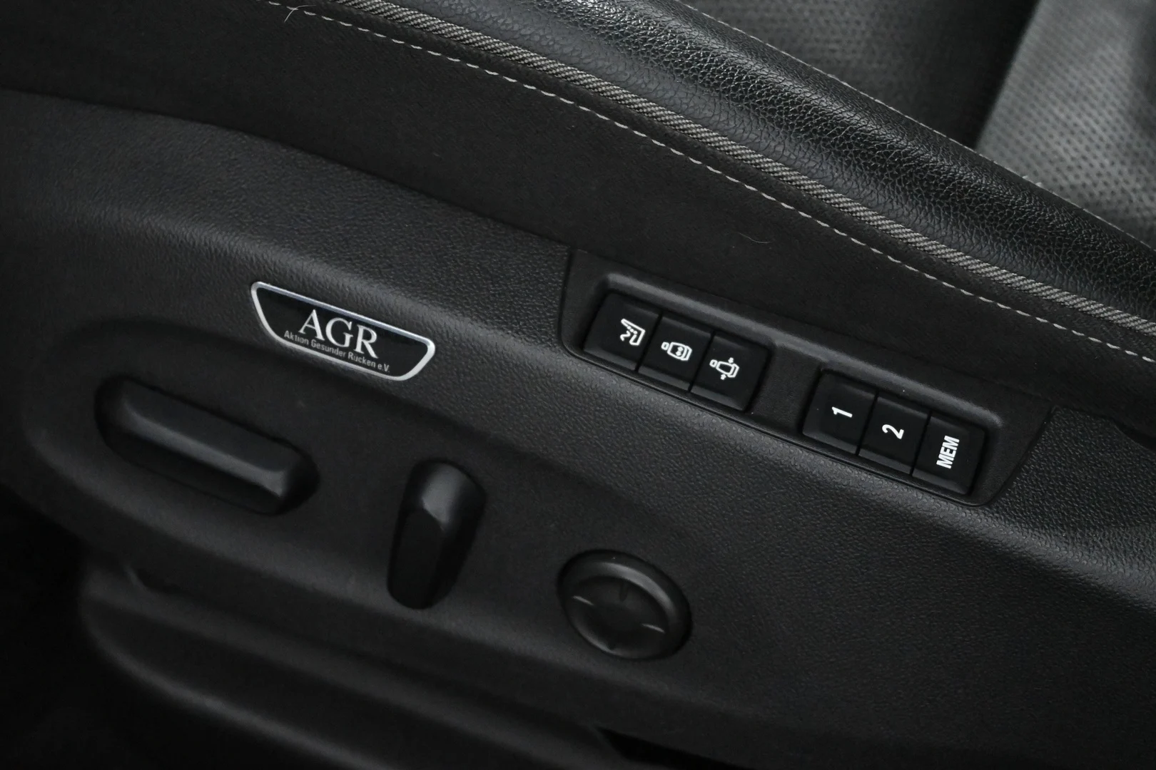 Car Image - 30T7RJbzdIxgF50ttIqZQT