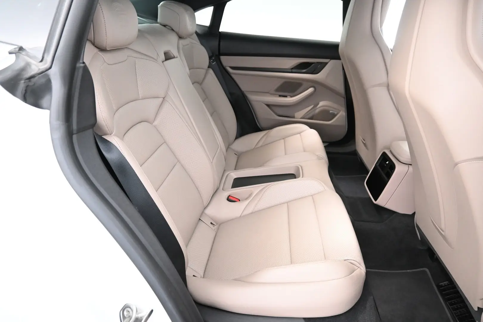 Car Image - 4uY5WbQ9vhCOGH11Rush32
