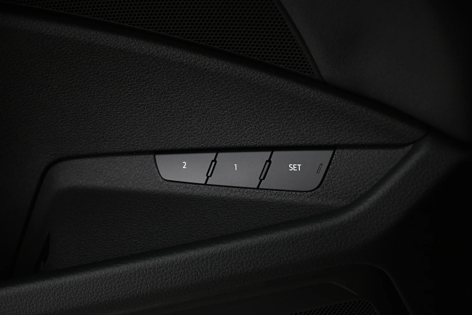 Car Image - 78Otkw3tBMWsyFS2IggW6W
