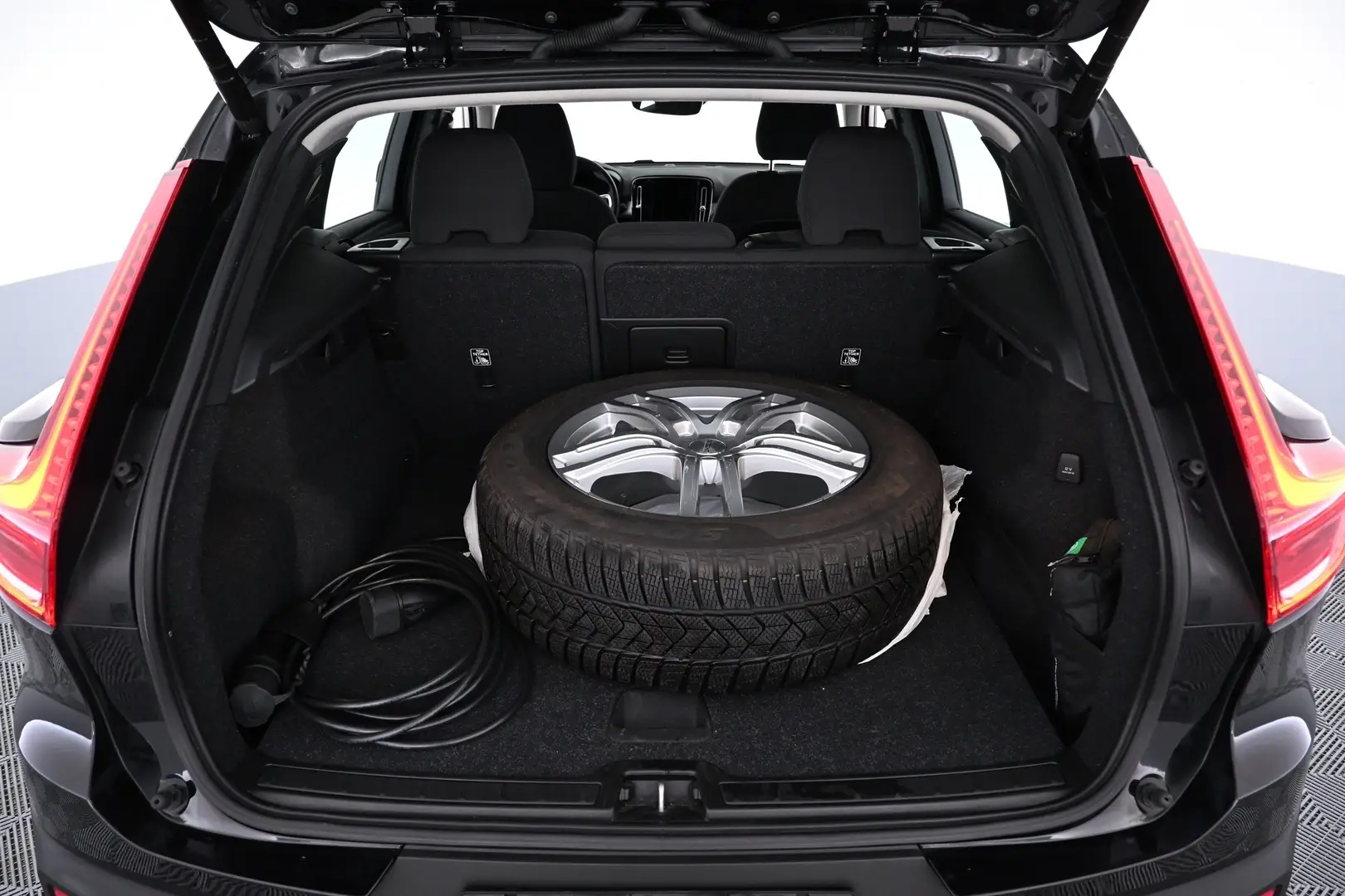 Car Image - 1OdpdsLmPjTIgsKU0TTWGK