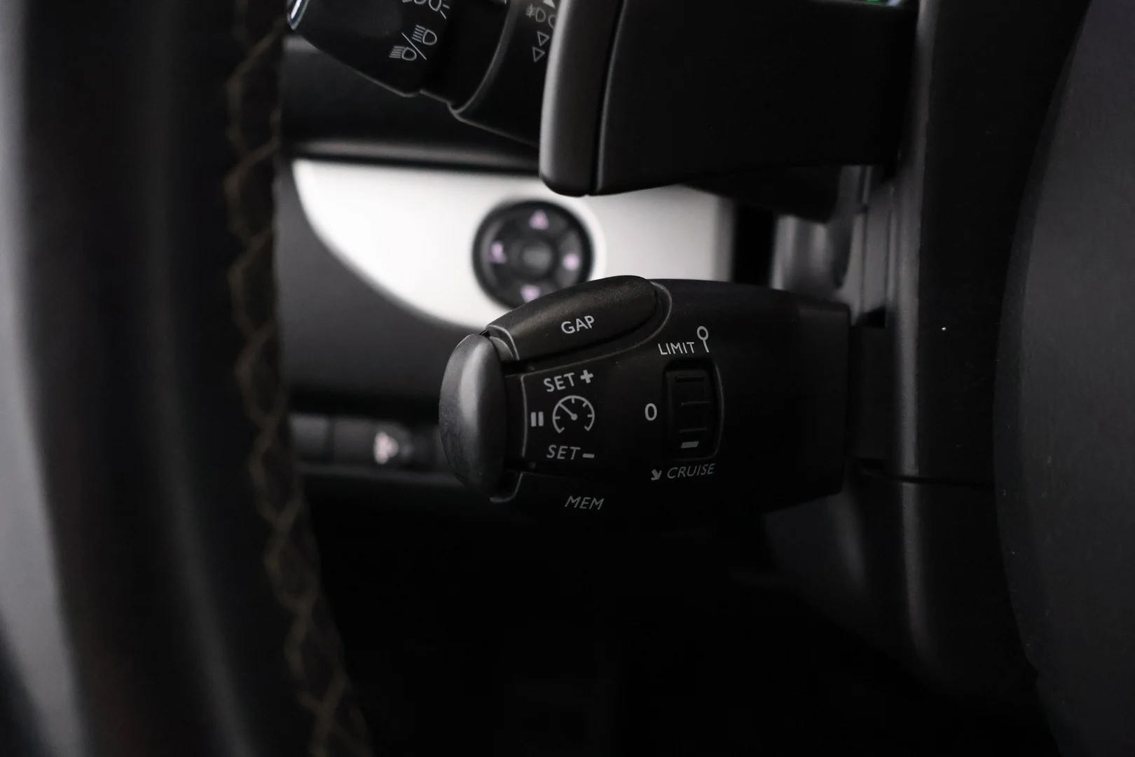 Car Image - 2cOFc3ELSurgLMGegHedq9