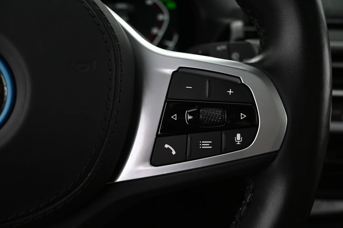 Car Image - 6iLASqGFR5Weqnzj4Jpbcc