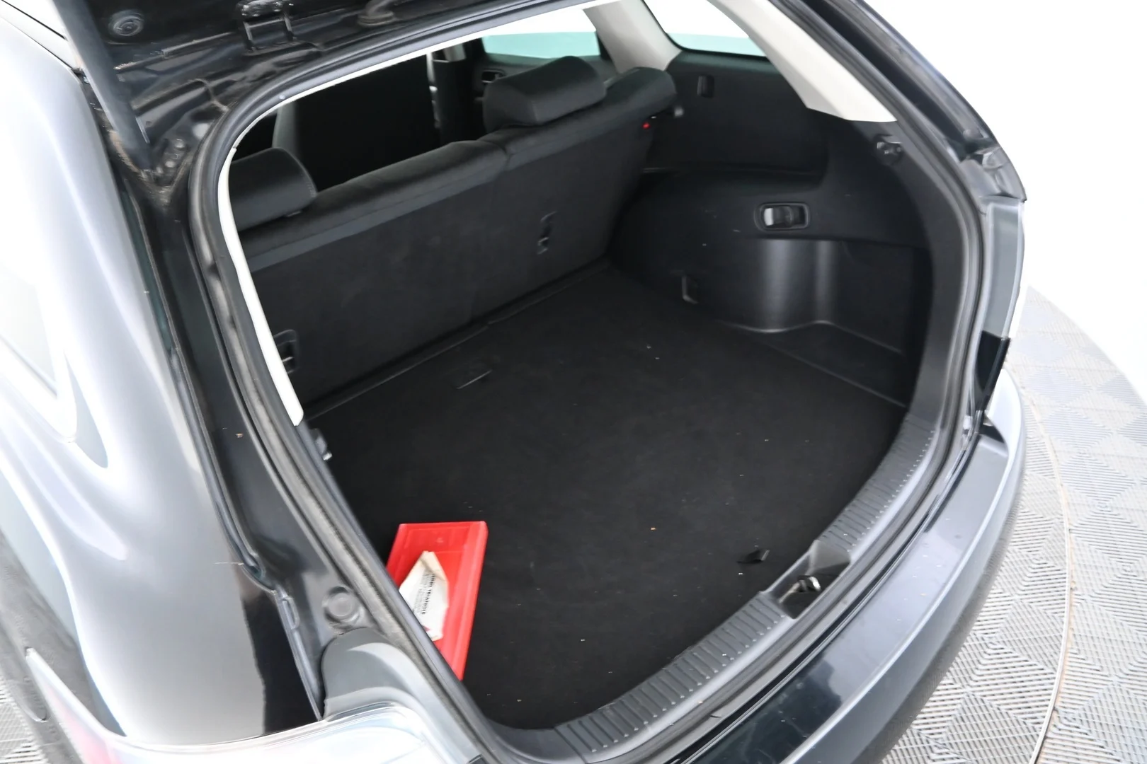 Car Image - 5nHcS0GhVMvhLlMFAPI1VO