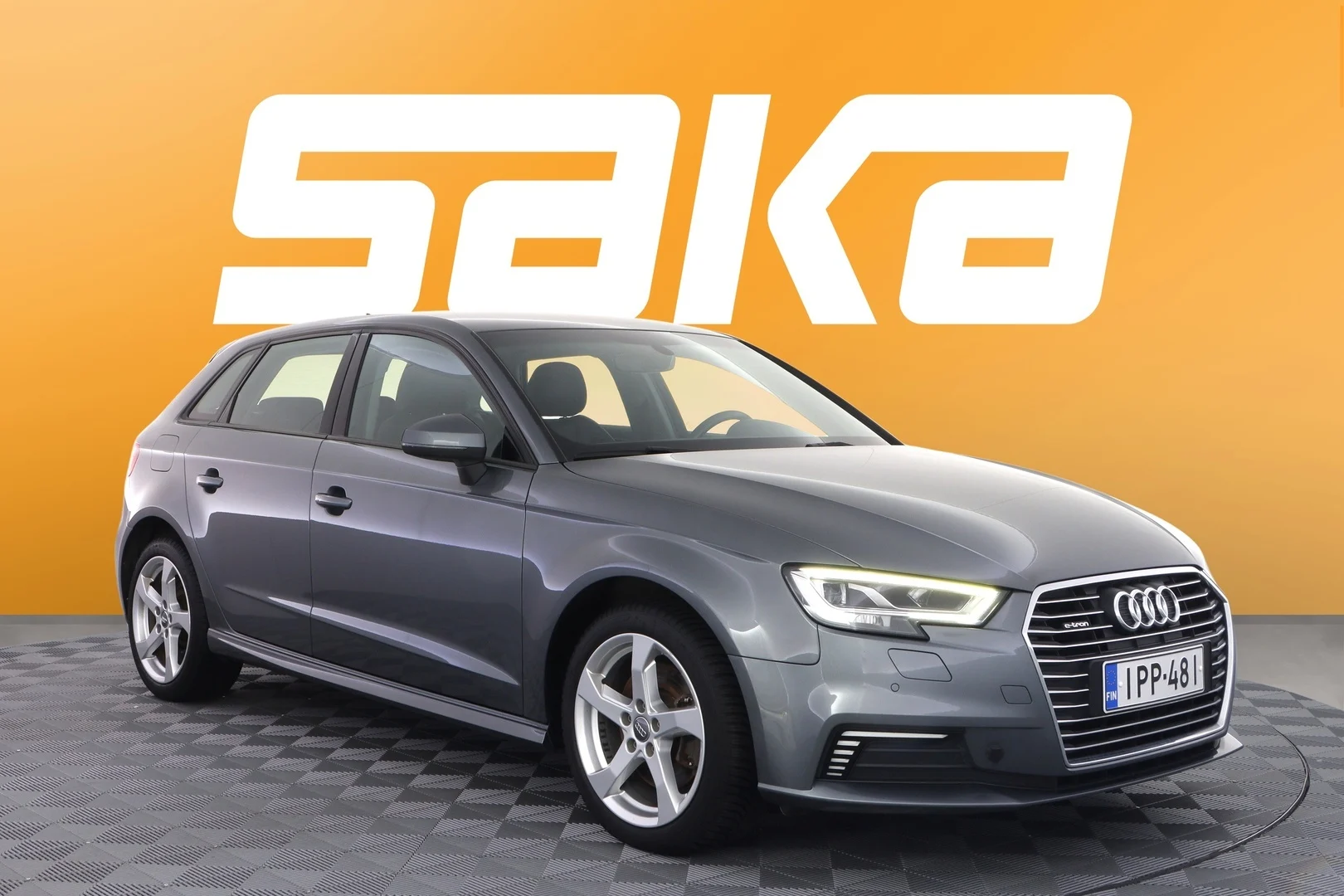 Car Image - 4Q2I3O1SQTlZPGtwA0slb2