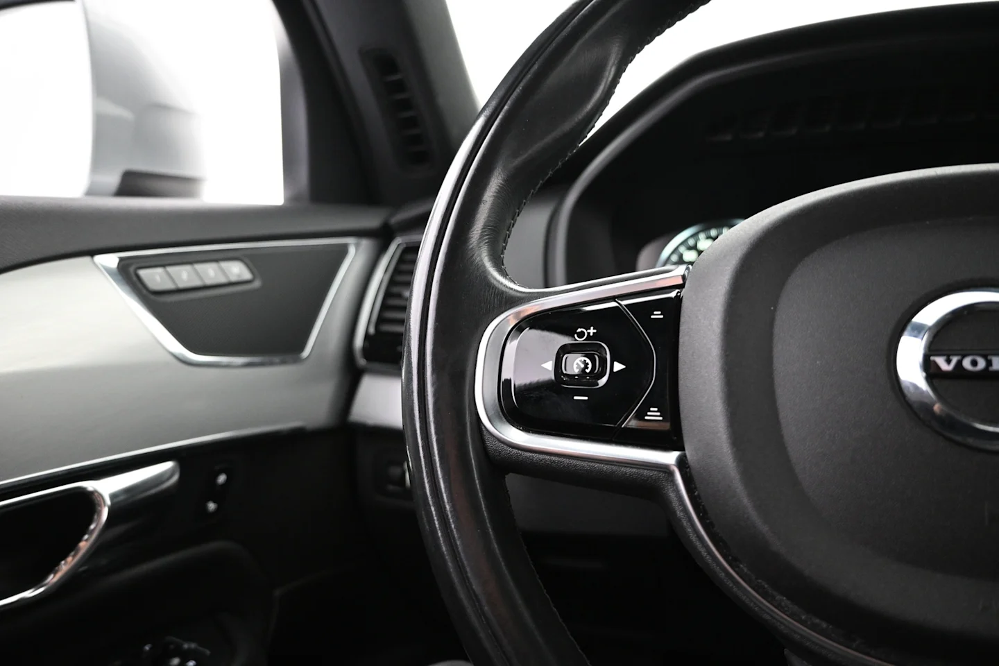 Car Image - 4ThhmJqUlYgpCcGplLix1A