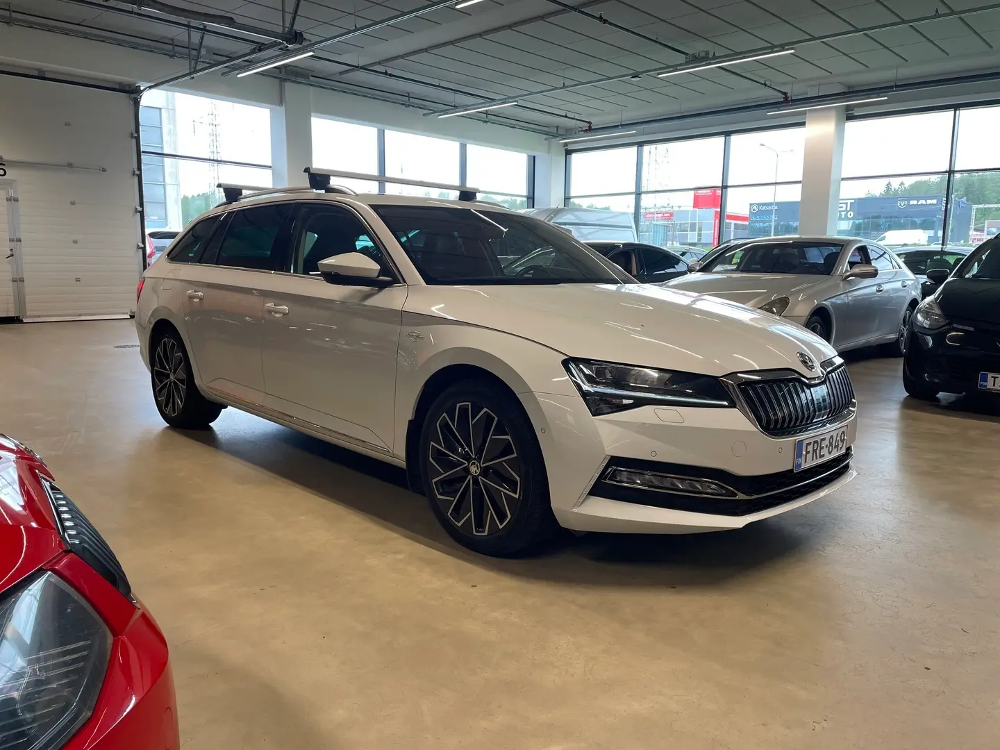 Car Image - yfTDe0N9uUXBWjnXvhpyj