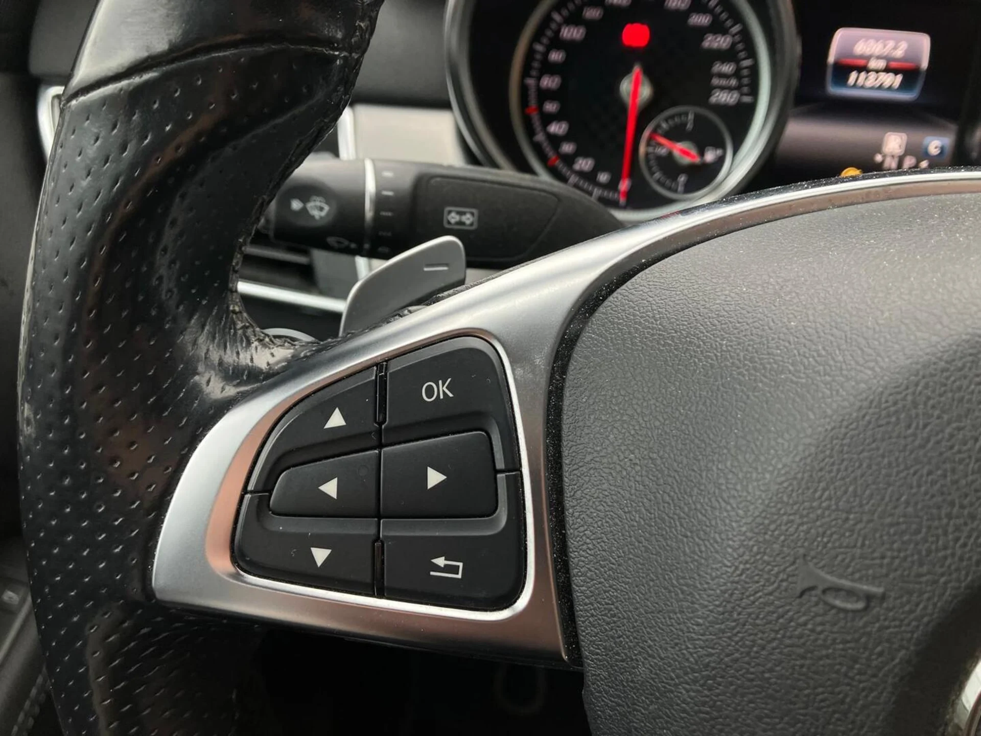 Car Image - 7J7RxJ7OjLLZJ6UFauJK1y