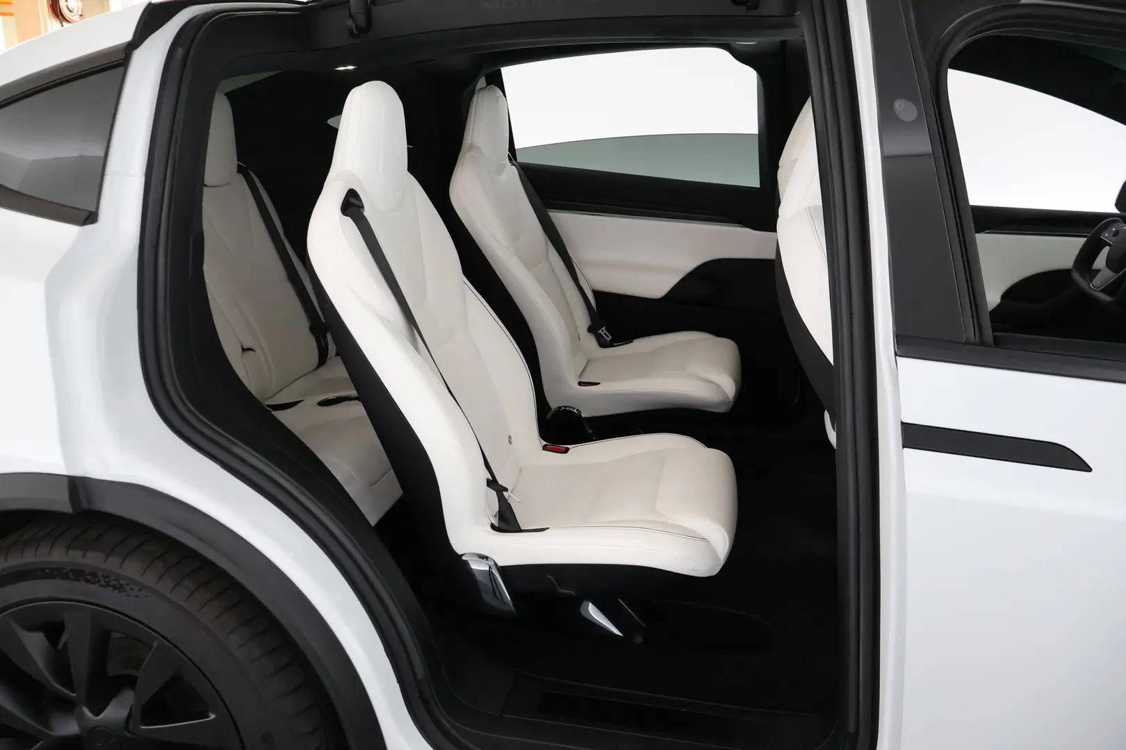 Car Image - pPd16P5uExqjPlGqlvOmP