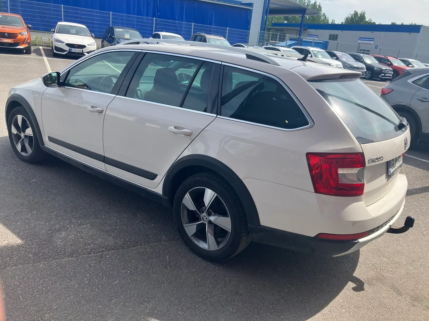 Car Image - tZbT2KNETdIpwKTAJeBN8