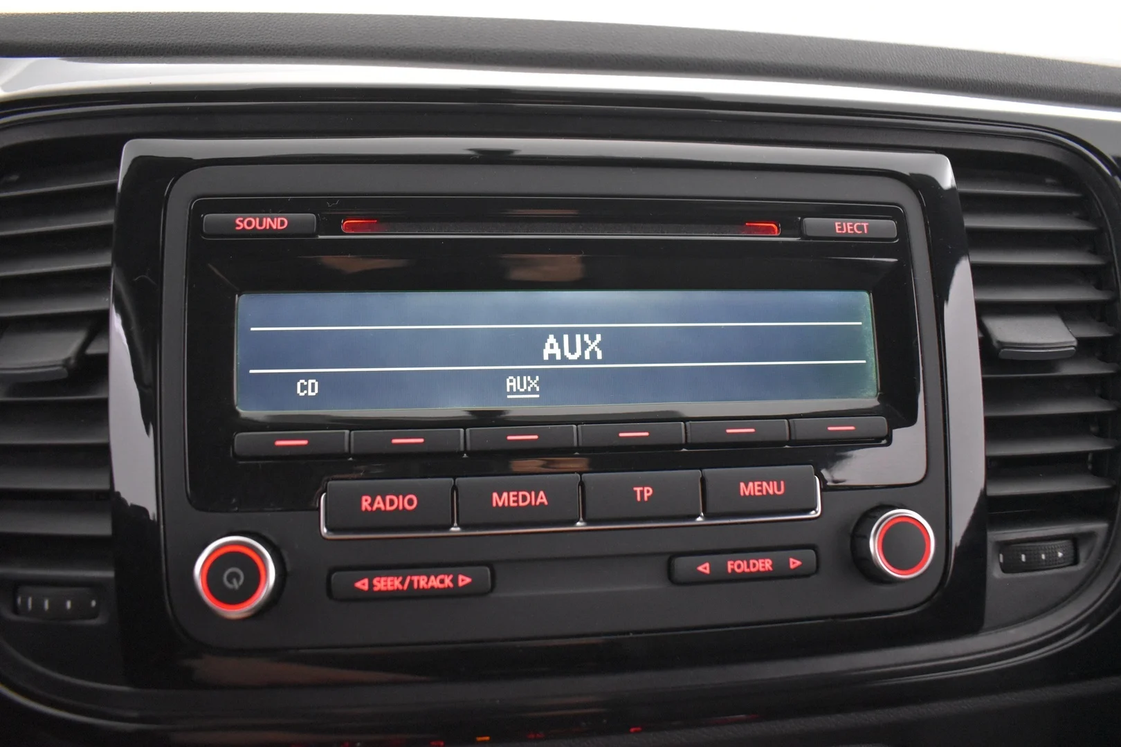 Car Image - 4SmkiVzGere2fHywLsvmDC