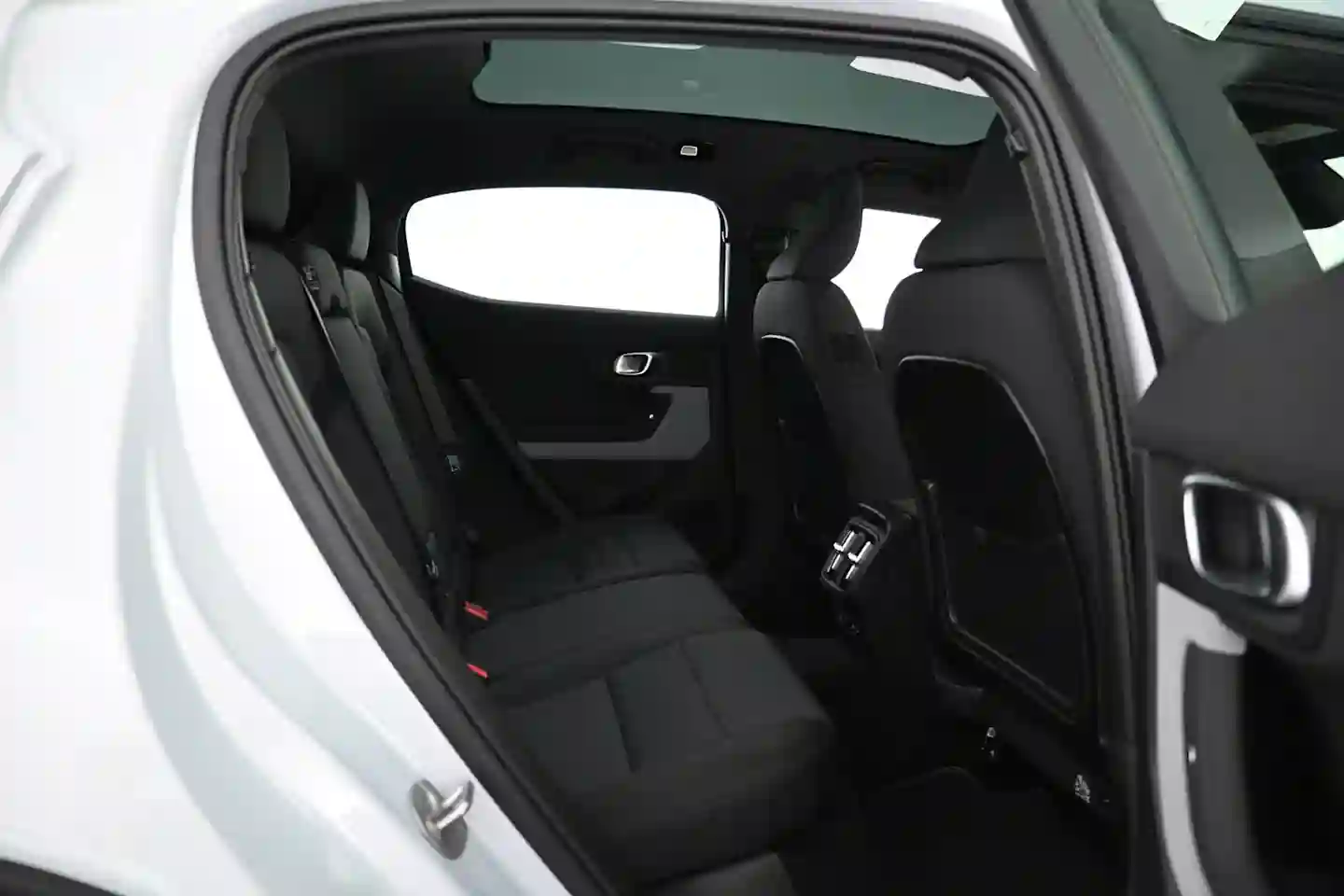 Car Image - WCKyEU7Kmb12rhhoJezgB