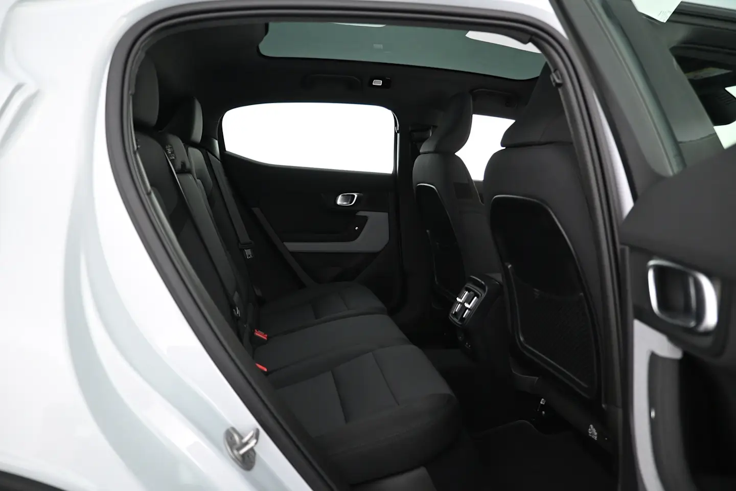 Car Image - WCKyEU7Kmb12rhhoJezgB