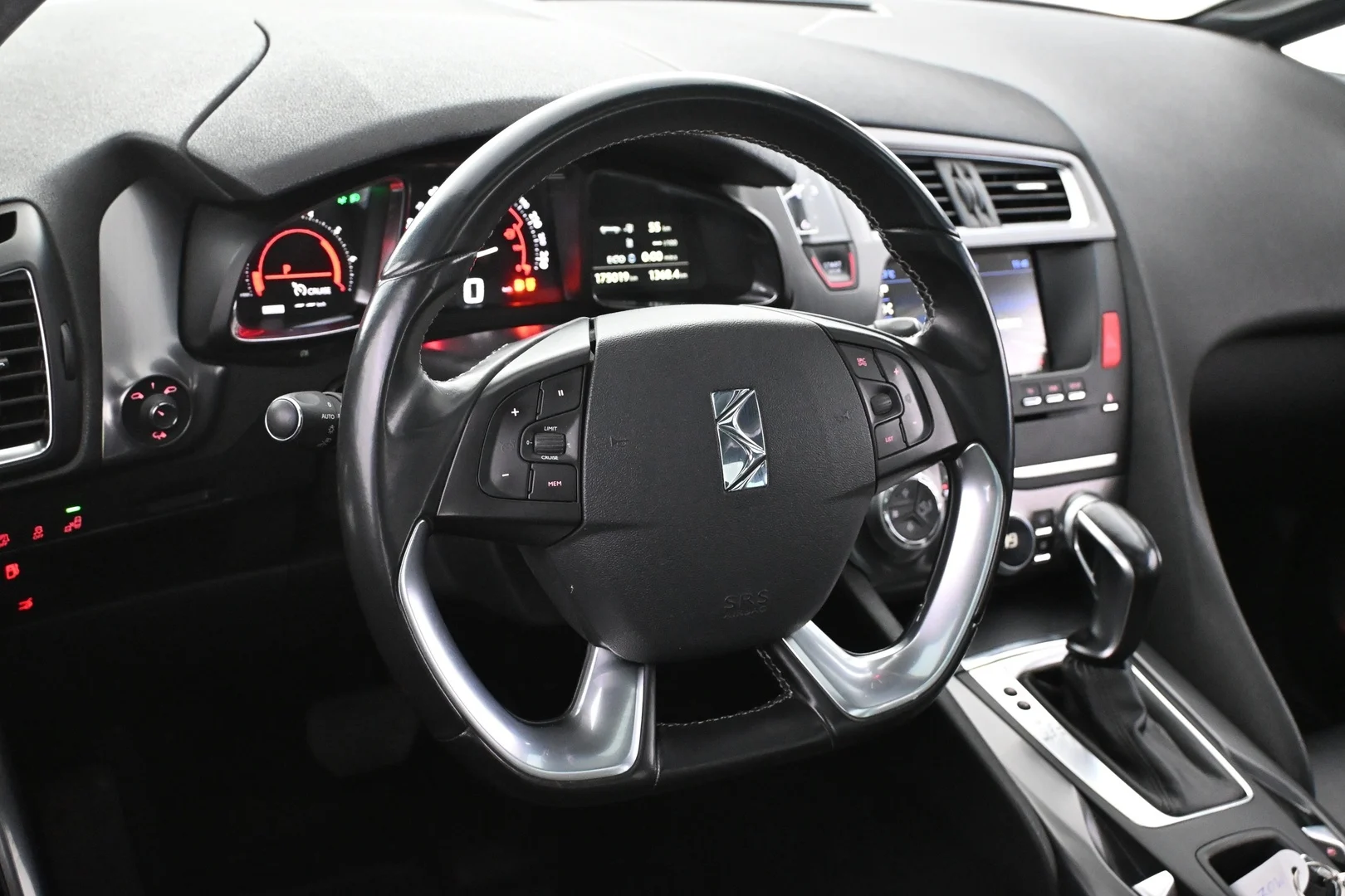 Car Image - 2kcQbAIrMaL84d1YrGCOzZ