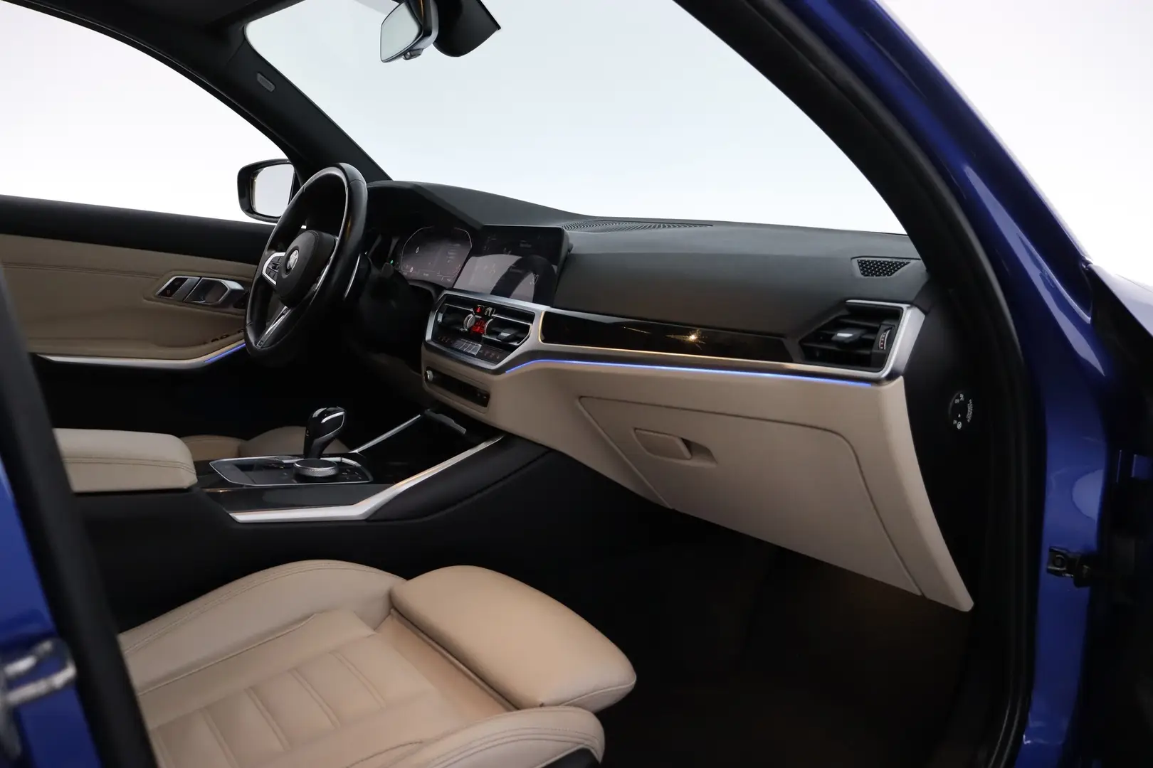 Car Image - feFPrz9YrIt9PnHarw85V