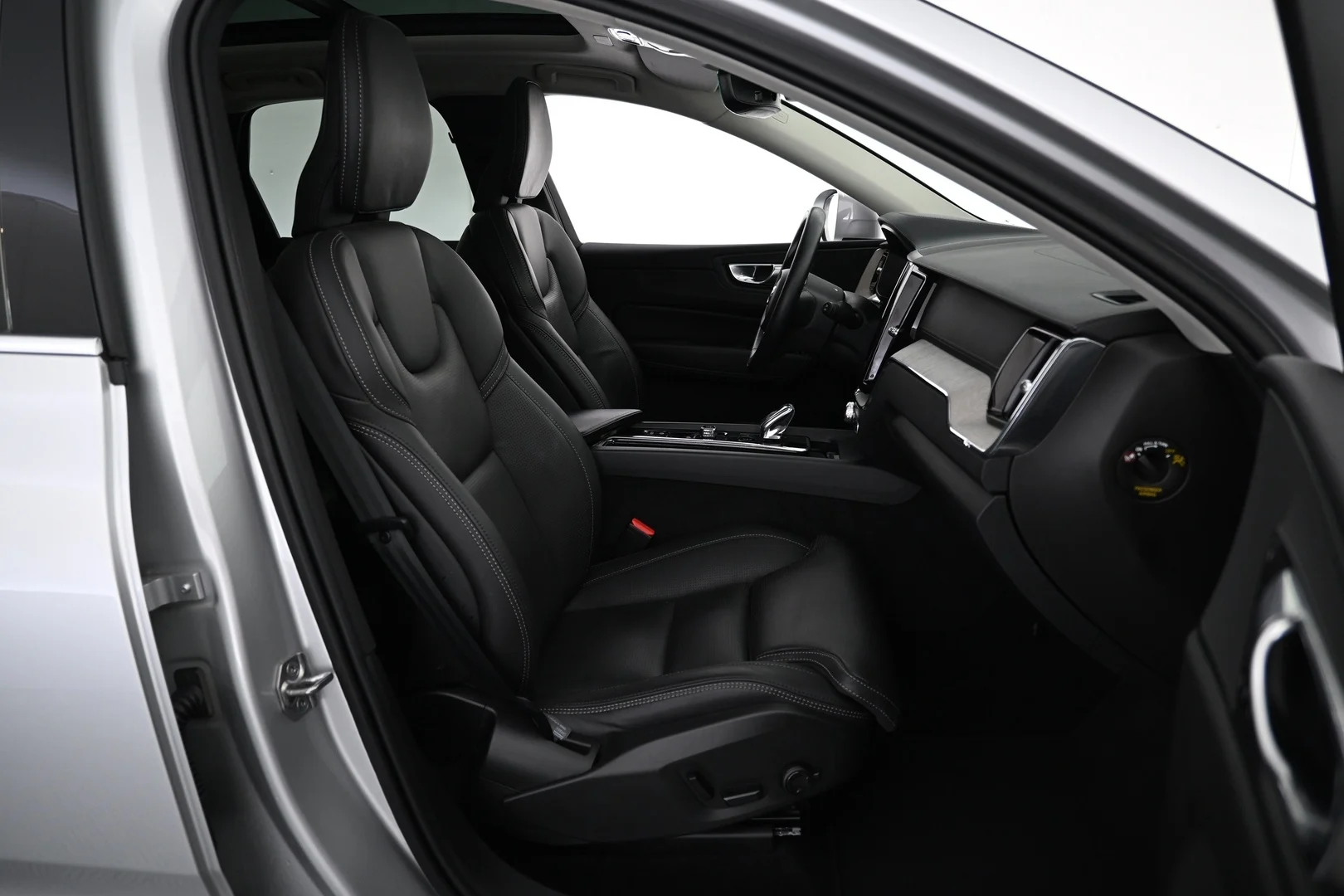 Car Image - LLAOYxD90prPZ24cgEeWR
