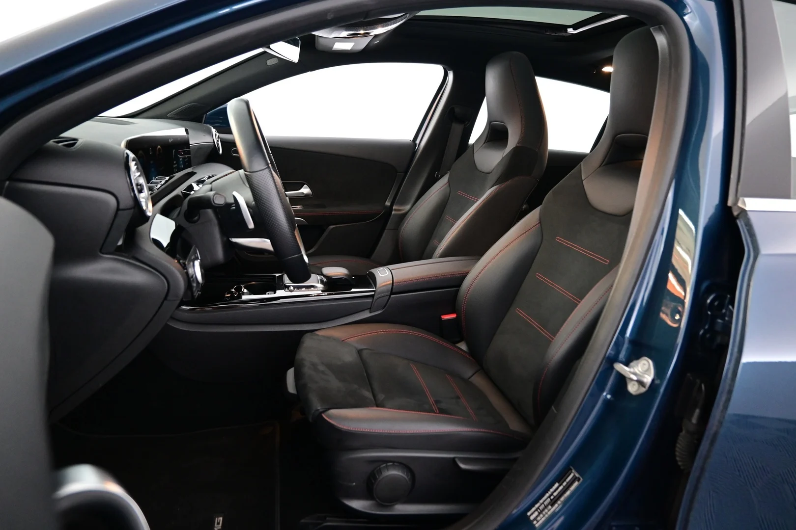 Car Image - 2b4rnY3FfOve3xMXLmhRTY