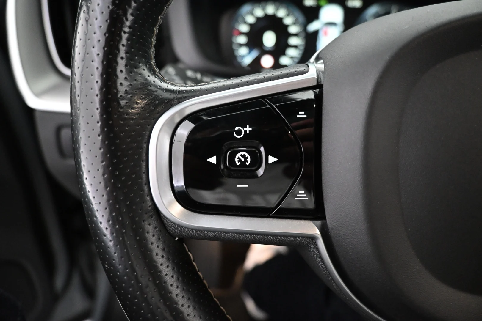 Car Image - 6lxeSNr128FrivmHAAyV0a