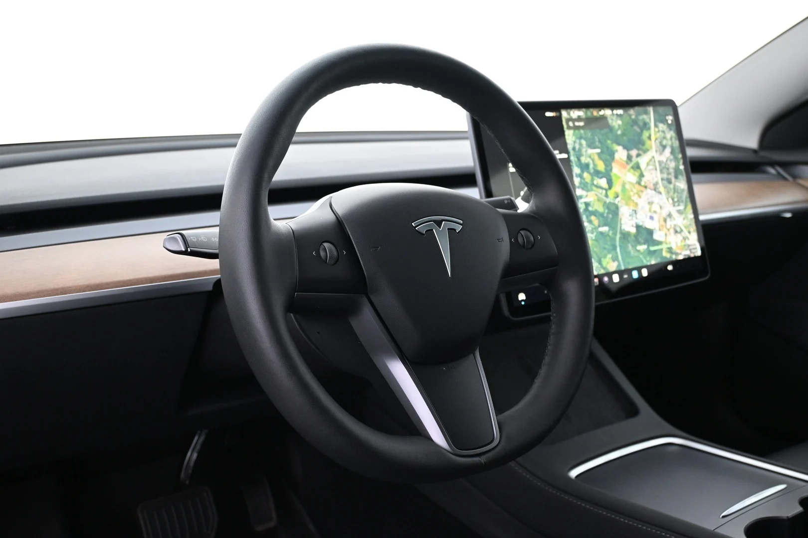 Car Image - 140MBpQPjLUu94iEeTkHE2