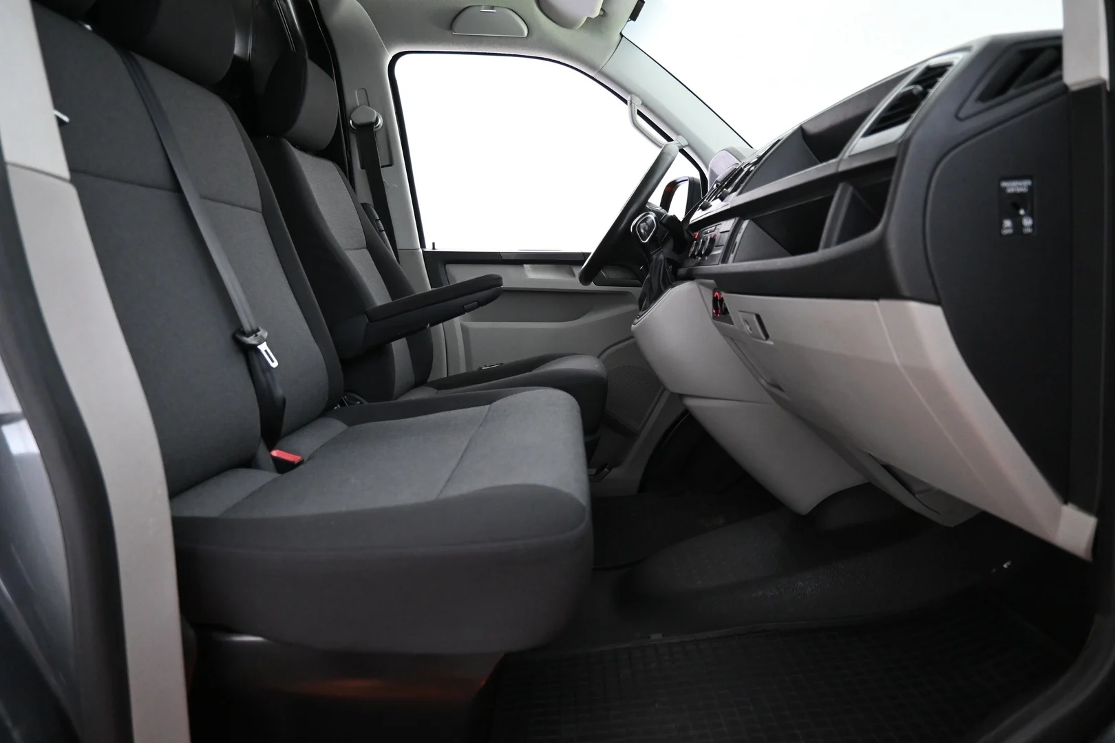 Car Image - 5LiqxWXTeeXXTBh2j8Pw0x