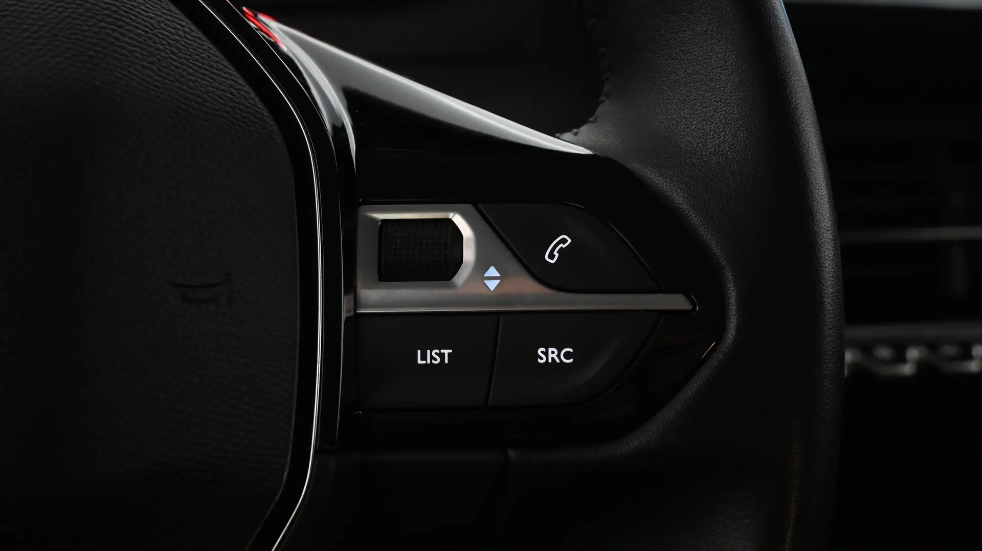 Car Image - 3lFfmDE5UJ1h9MwBCPe56v
