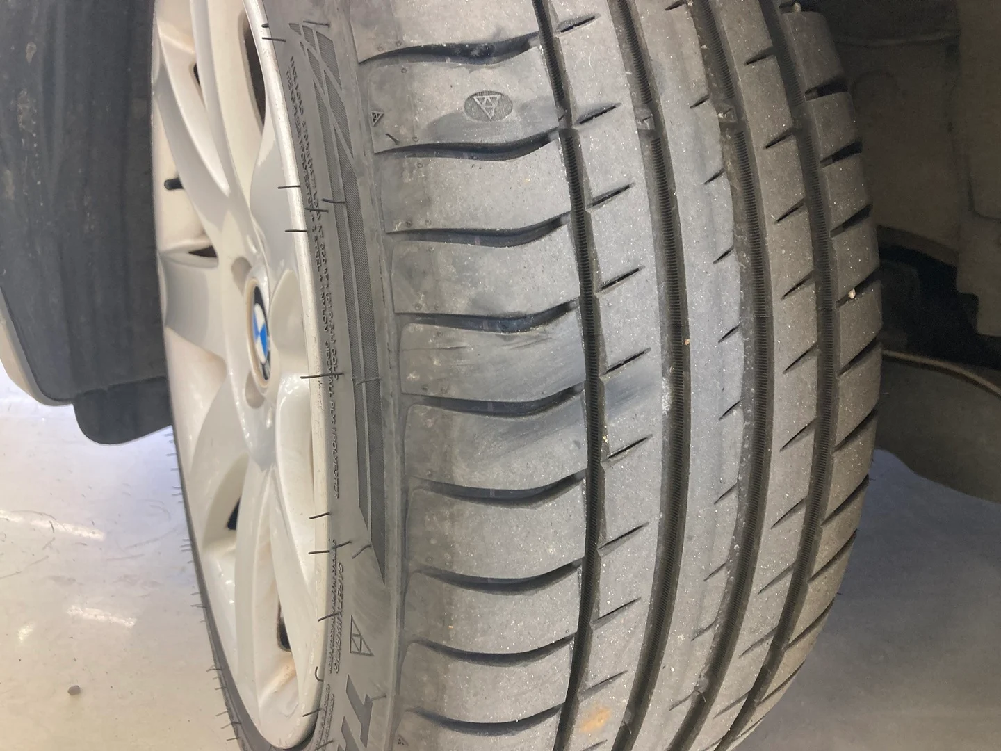 Car Image - 17mRKy1hlgkmXzBNQA96Yf