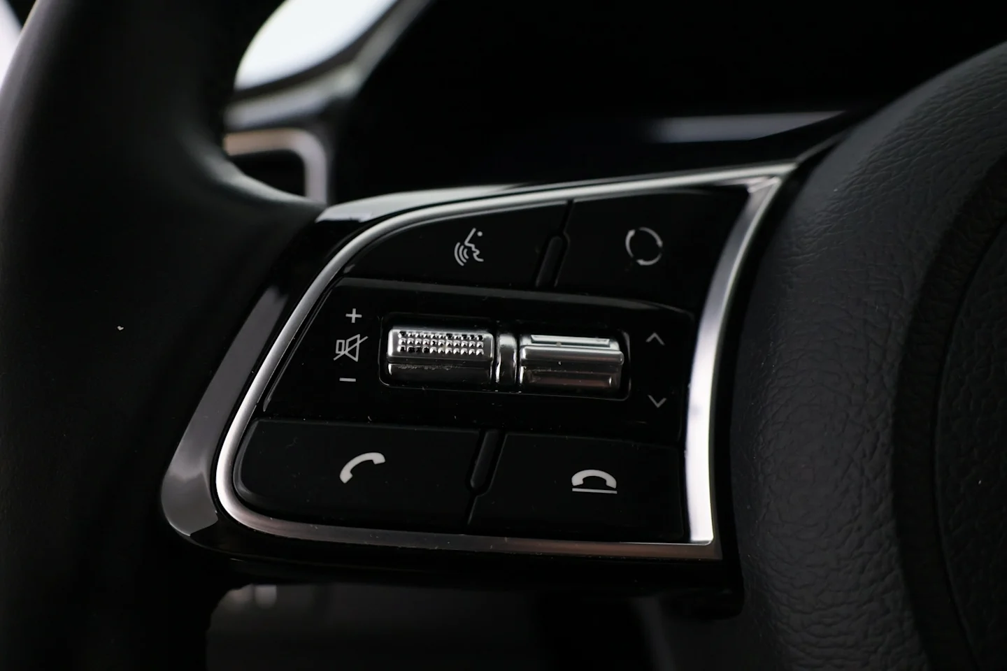 Car Image - 1pq6akW8FnEe32g7gobjtQ