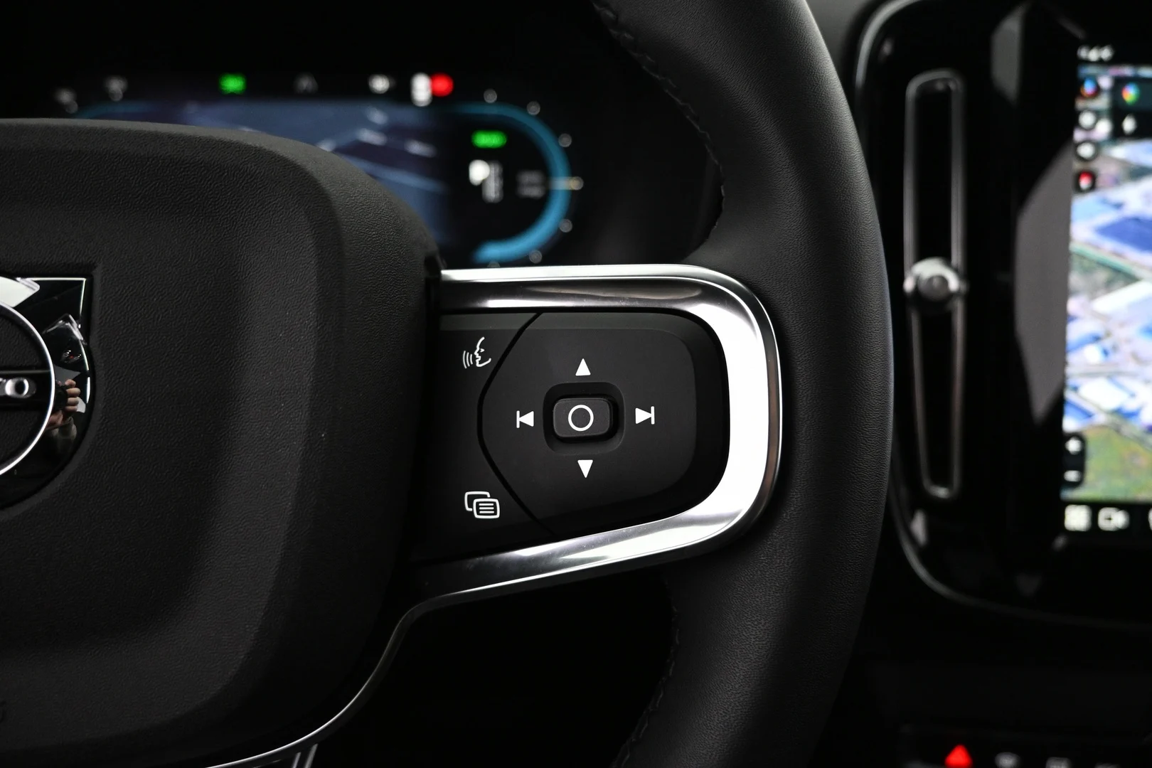 Car Image - 1EUUhR1AE5LXh9rfAp4aq6