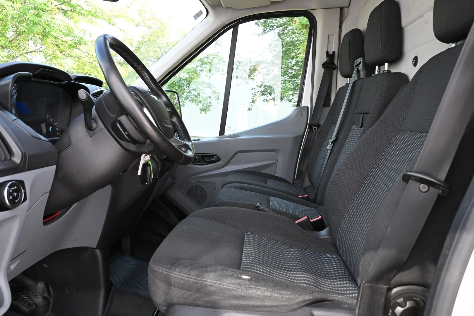 Car Image - 5VvRYr90l0HgvO82zZmHra