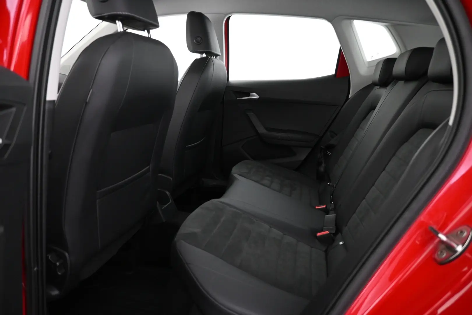 Car Image - YJHhxhOAwgnxXOTw4169y